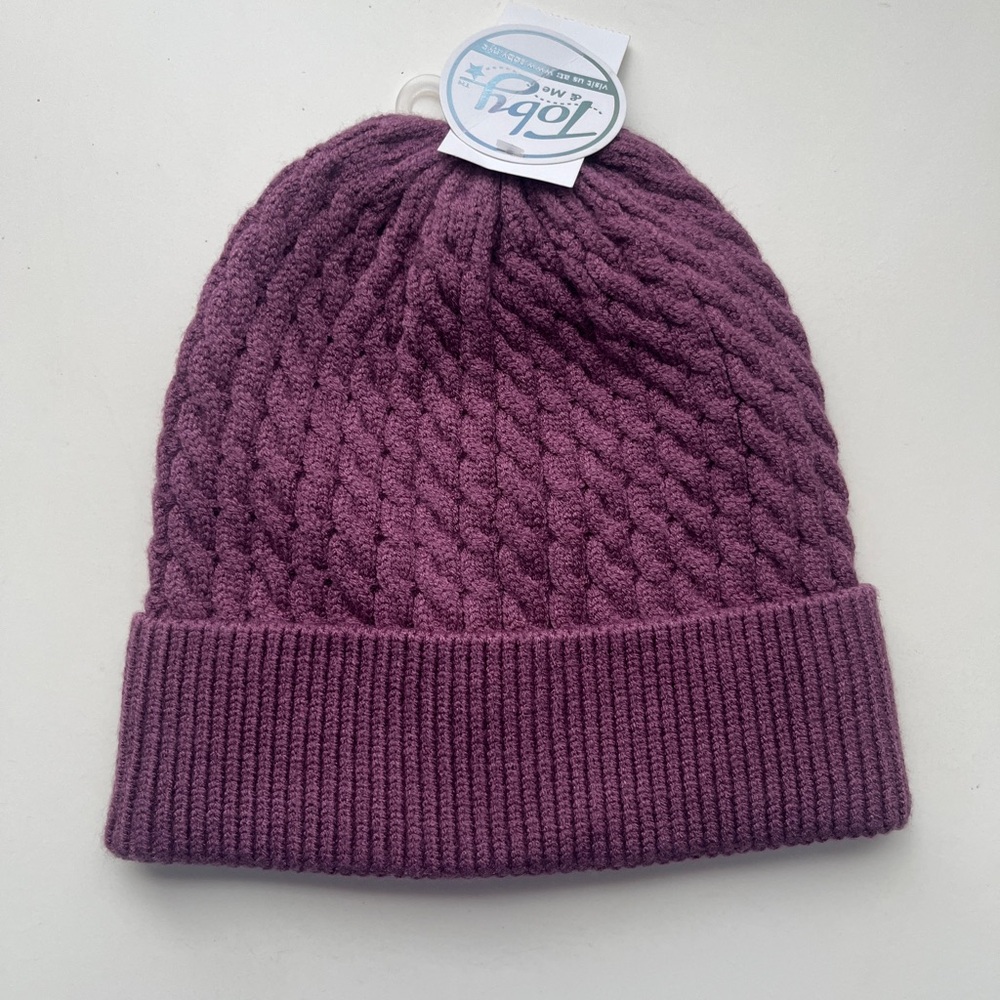 NWT Women’s Purple Cable Knit Beanie